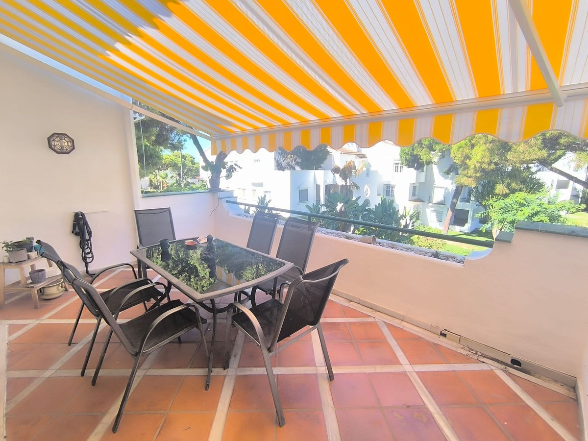 3 Bed Apartment for sale in El Presidente Costa Del Sol, Málaga, Spain