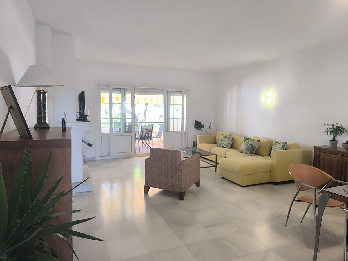 3 Bed Apartment for sale in El Presidente Costa Del Sol, Málaga, Spain