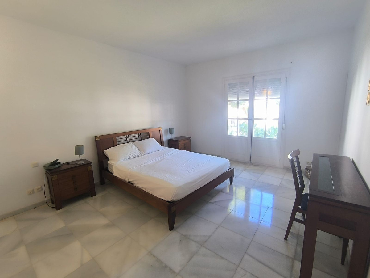 3 Bed Apartment for sale in El Presidente Costa Del Sol, Málaga, Spain