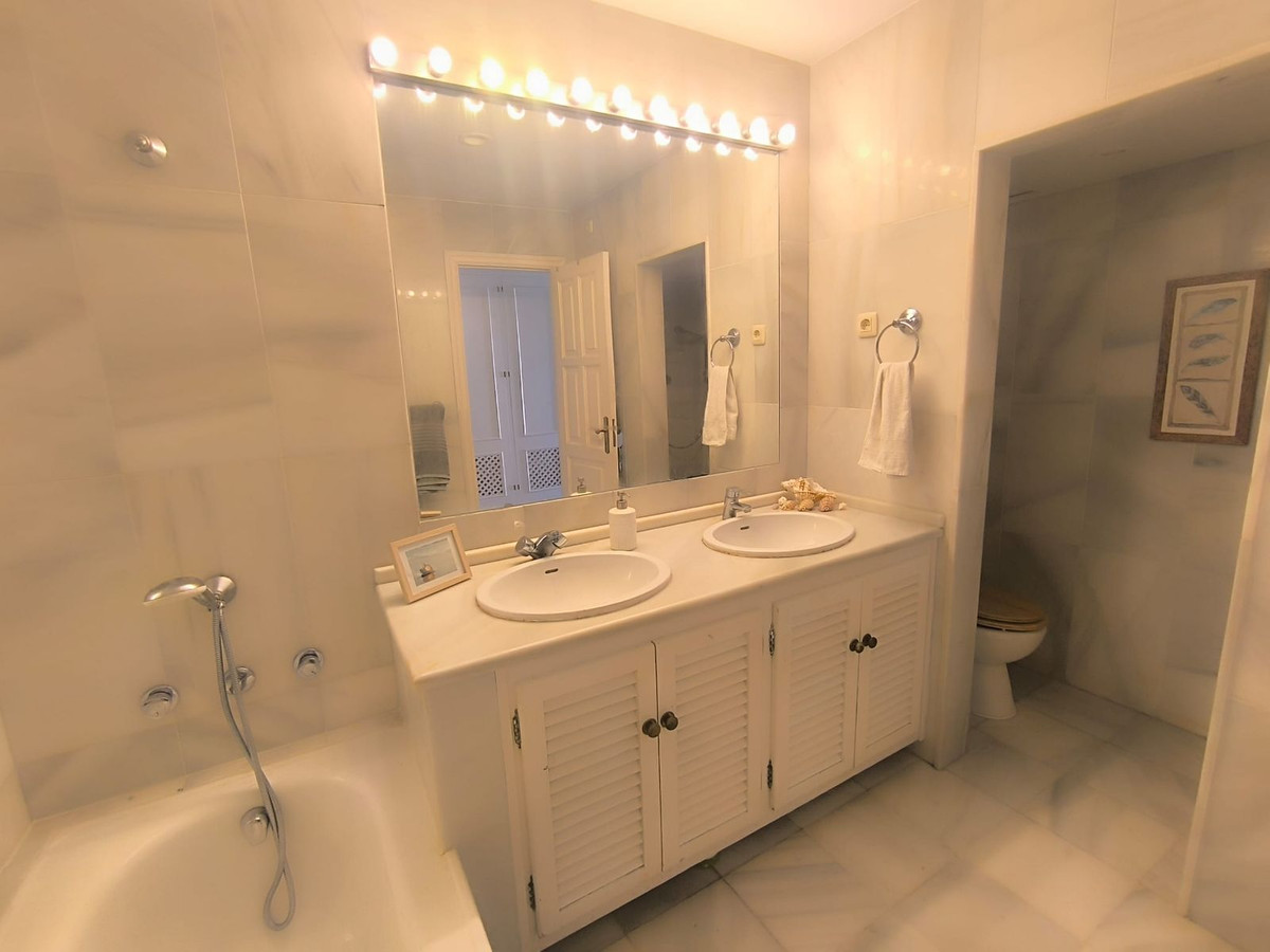3 Bed Apartment for sale in El Presidente Costa Del Sol, Málaga, Spain
