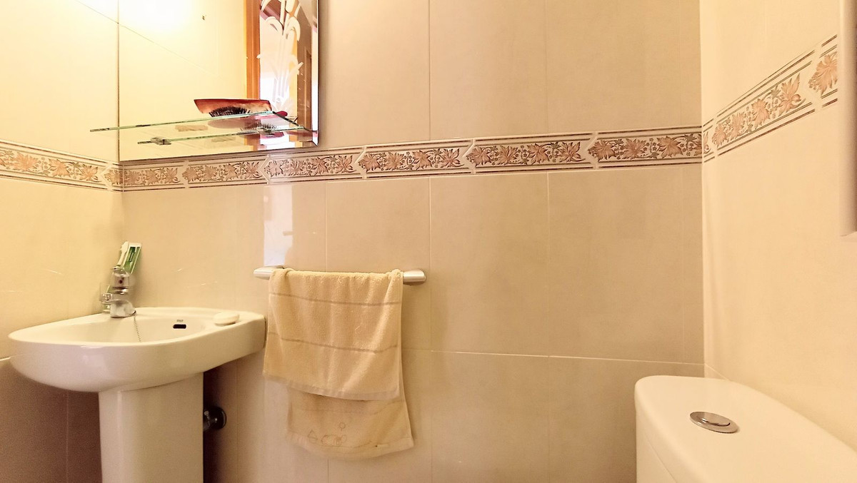 Se vende Apartamento Planta Baja de 2 dormitorios en Costa Del Sol, Málaga, España