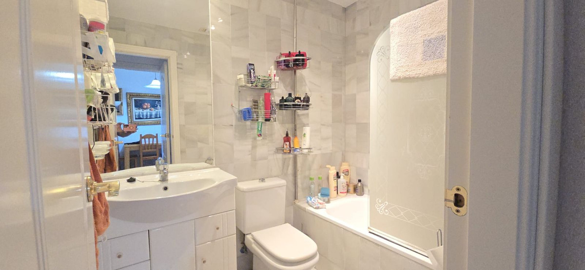 Se vende Apartamento Planta Baja de 2 dormitorios en Costa Del Sol, Málaga, España