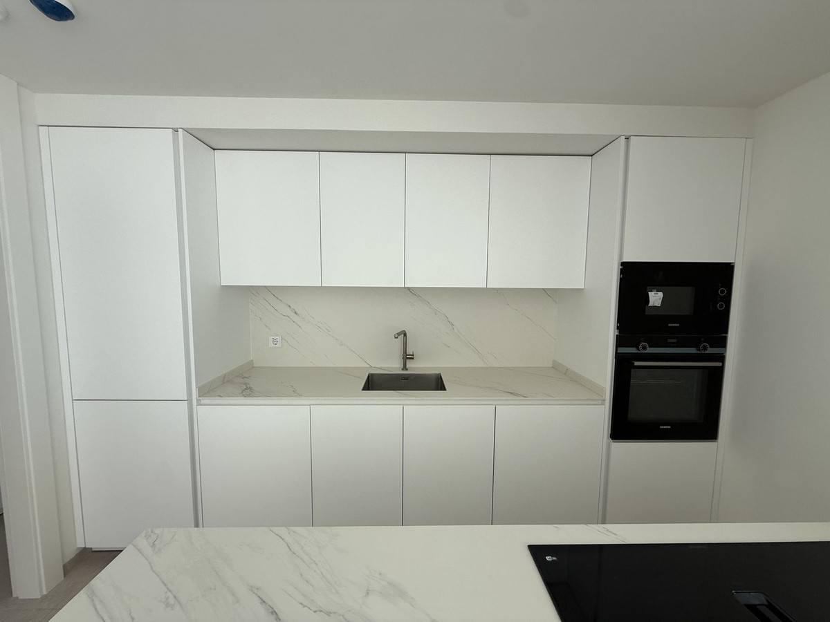 4 Bed Apartment for sale in La Quinta Costa Del Sol, Málaga, Spain