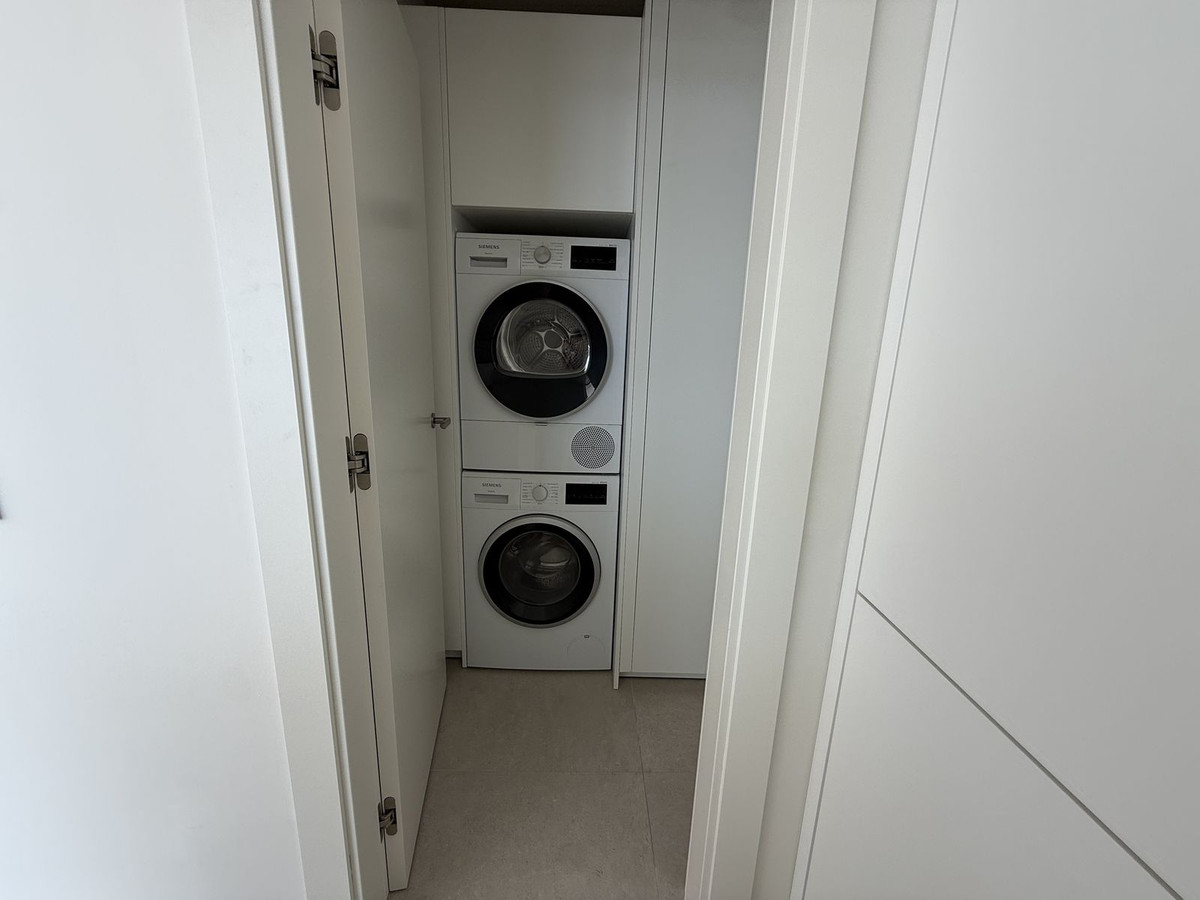 4 Bed Apartment for sale in La Quinta Costa Del Sol, Málaga, Spain