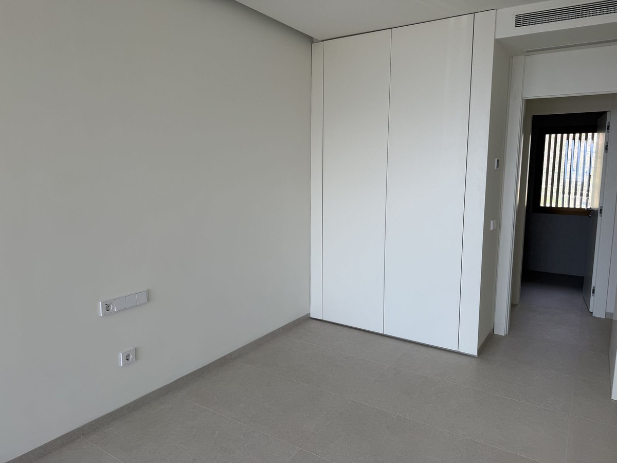 4 Bed Apartment for sale in La Quinta Costa Del Sol, Málaga, Spain