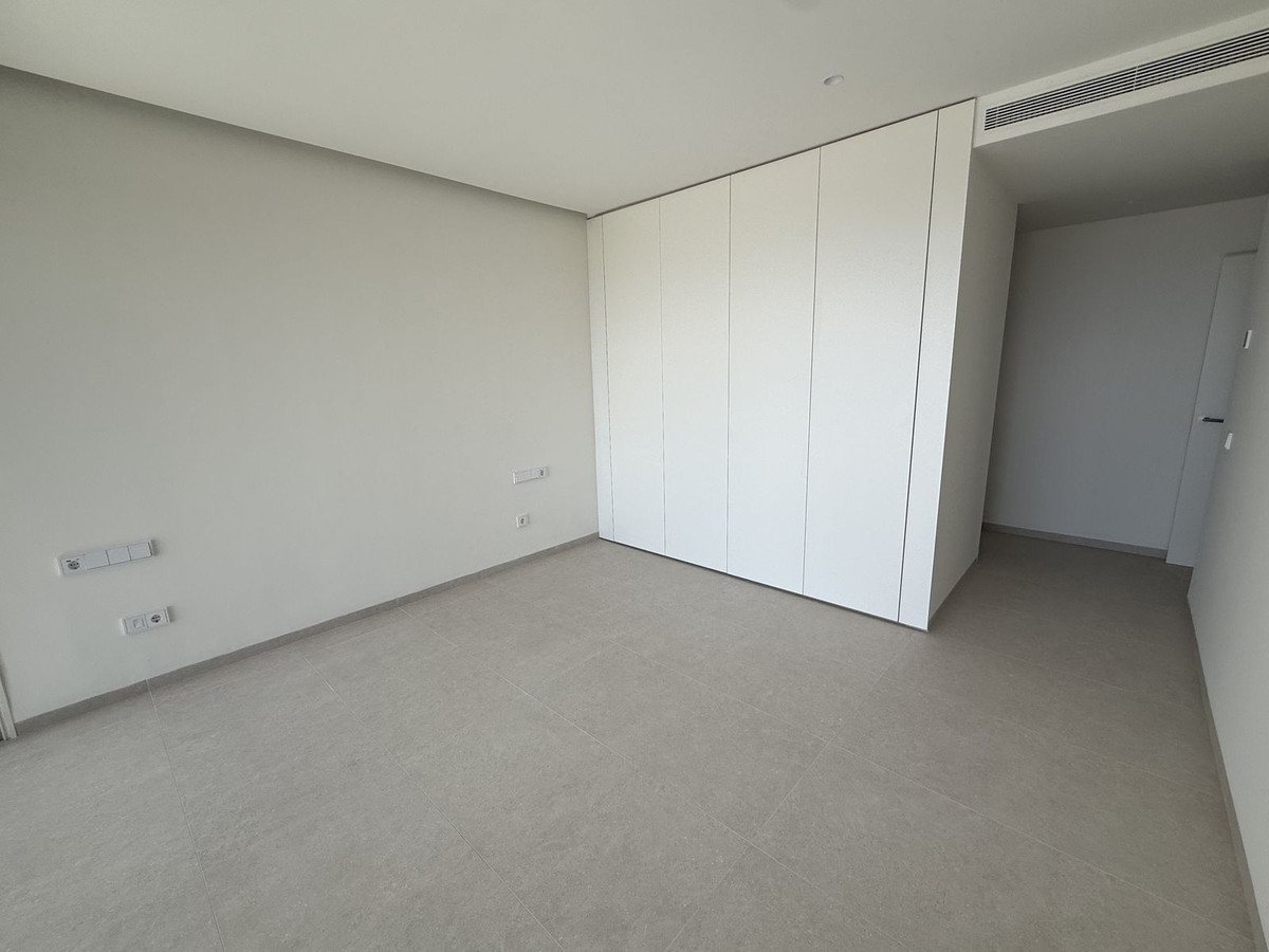 4 Bed Apartment for sale in La Quinta Costa Del Sol, Málaga, Spain