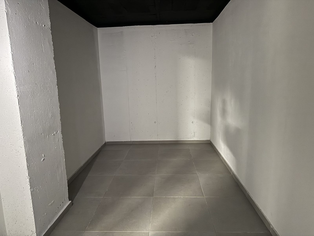 4 Bed Apartment for sale in La Quinta Costa Del Sol, Málaga, Spain