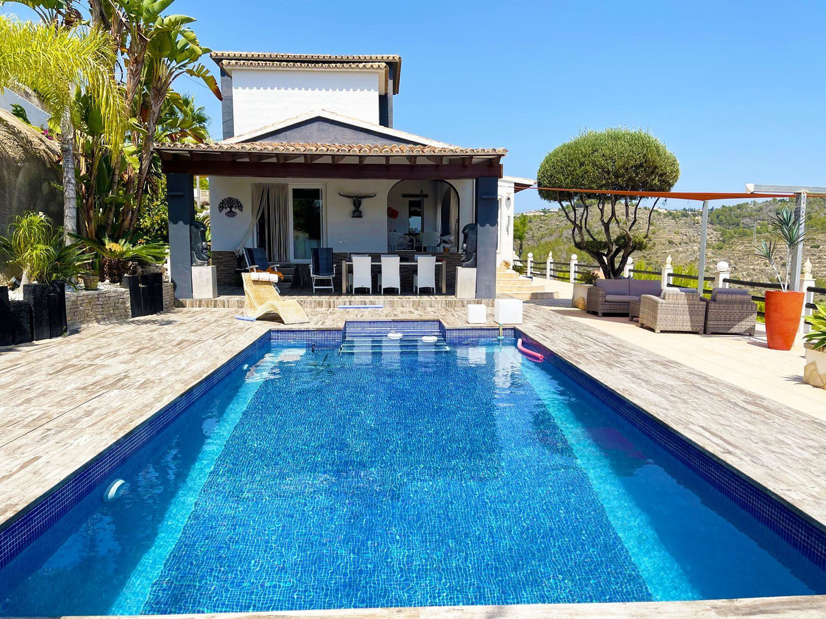3 Bed Townhouse for sale in Calpe Costa Blanca, Alicante, Spain