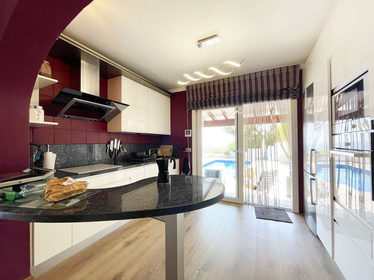 3 Bed Townhouse for sale in Calpe Costa Blanca, Alicante, Spain