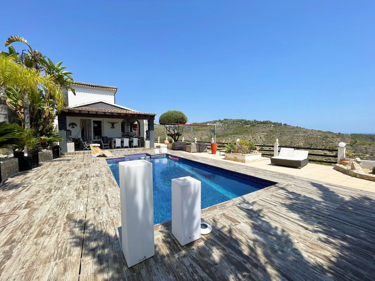 3 Bed Townhouse for sale in Calpe Costa Blanca, Alicante, Spain
