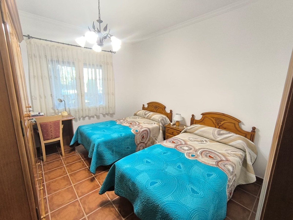Se vende Villa - Chalet de 5 dormitorios en Costa Calida, Murcia, España