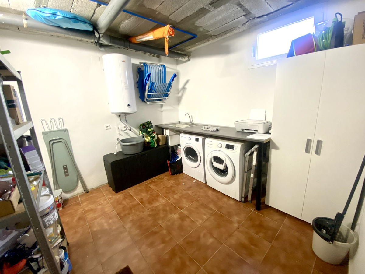 3 Bed Townhouse for sale in Estepona Costa Del Sol, Málaga, Spain