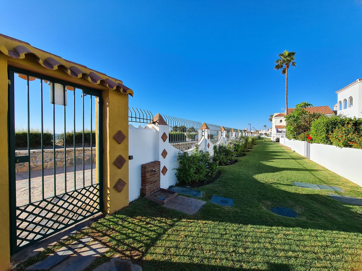 3 Bed Townhouse for sale in Casares Playa Costa Del Sol, Málaga, Spain