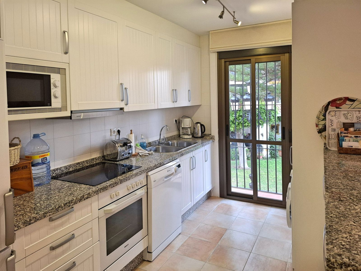 Se vende Apartamento Planta Media de 2 dormitorios en Costa Del Sol, Málaga, España