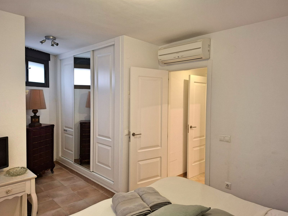 Se vende Apartamento Planta Media de 2 dormitorios en Costa Del Sol, Málaga, España