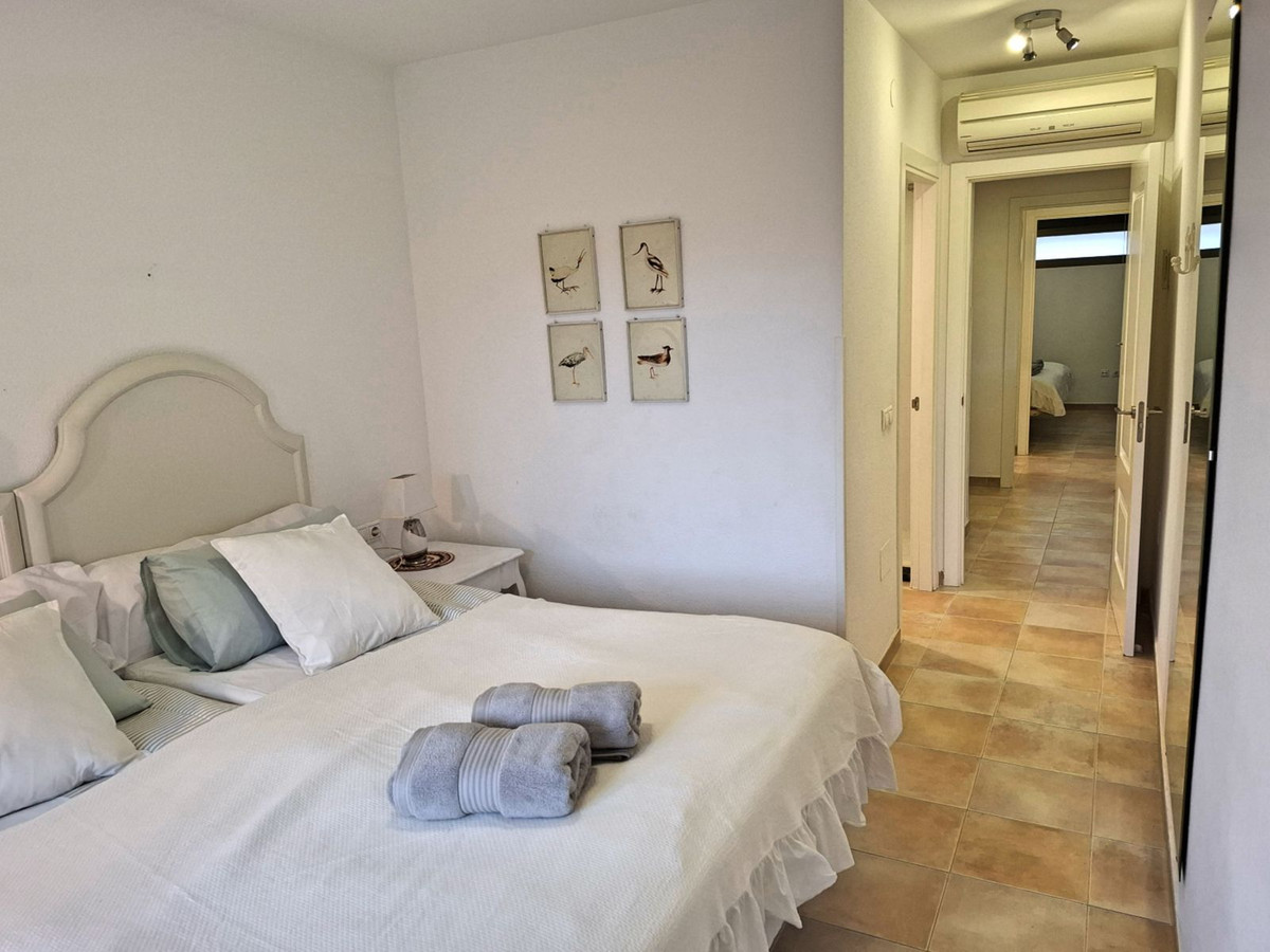 Se vende Apartamento Planta Media de 2 dormitorios en Costa Del Sol, Málaga, España