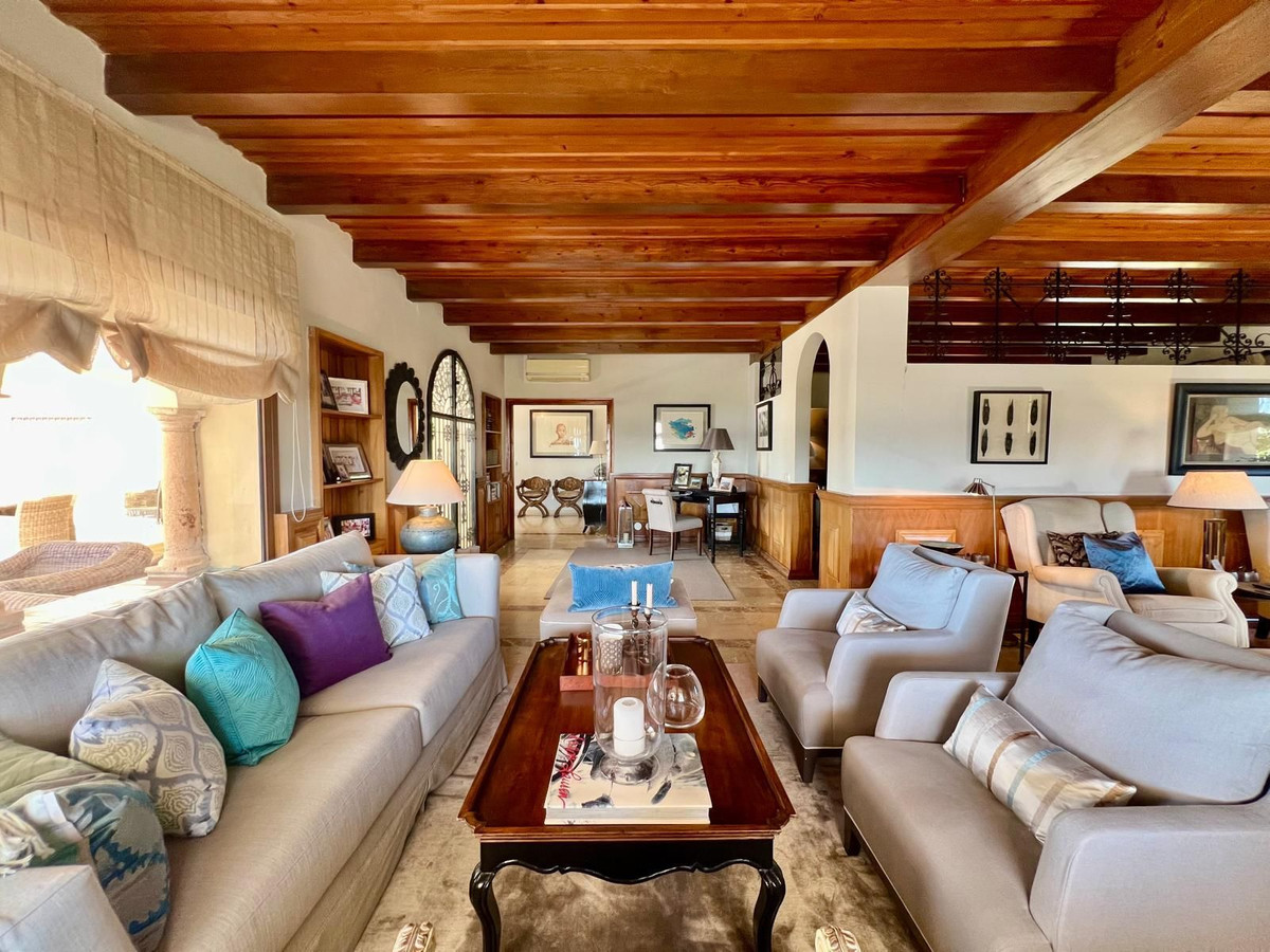 Se vende Villa - Chalet de 4 dormitorios en Costa Del Sol, Málaga, España