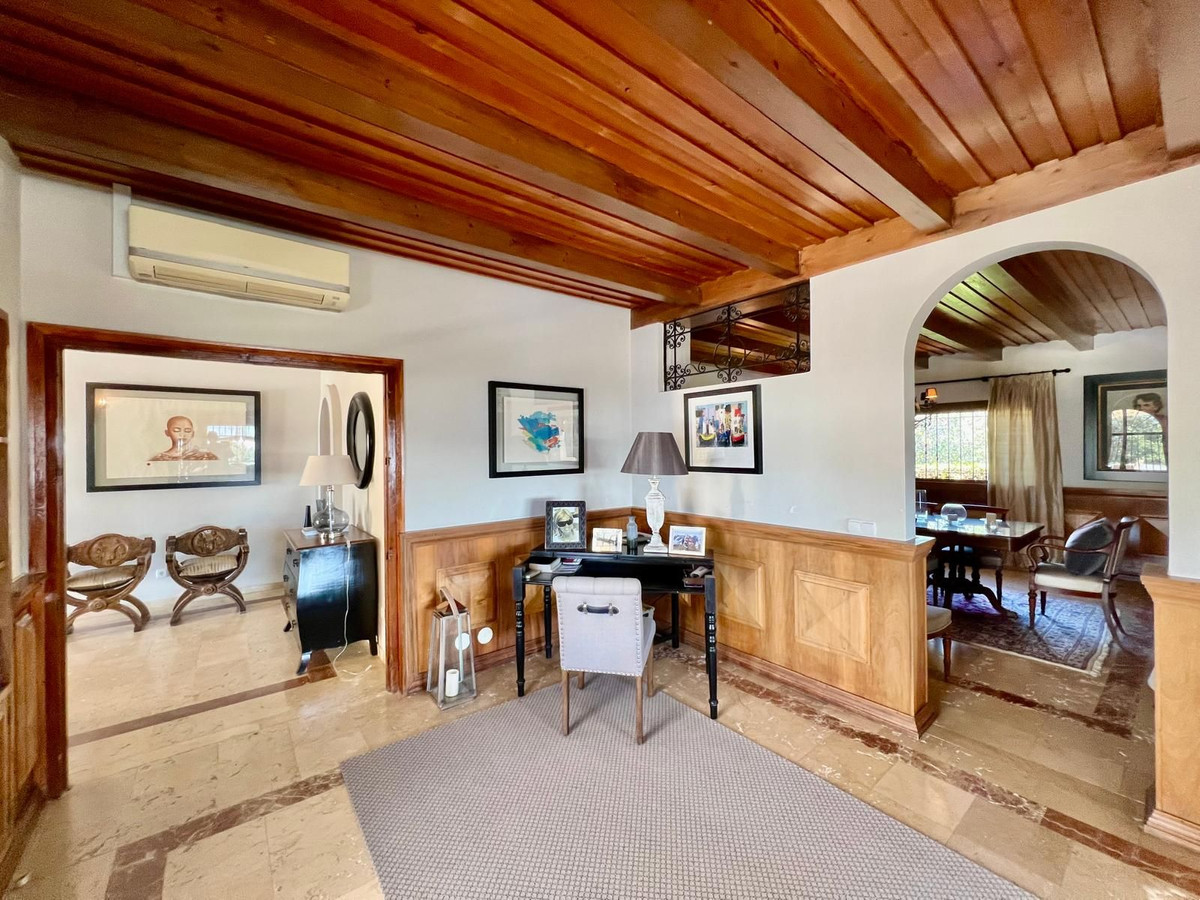 Se vende Villa - Chalet de 4 dormitorios en Costa Del Sol, Málaga, España