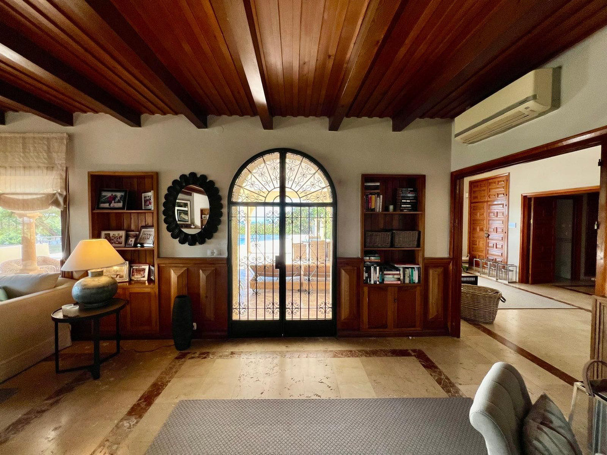 Se vende Villa - Chalet de 4 dormitorios en Costa Del Sol, Málaga, España