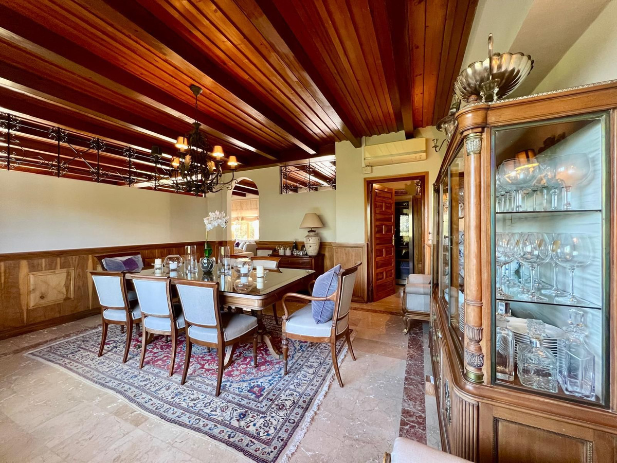 Se vende Villa - Chalet de 4 dormitorios en Costa Del Sol, Málaga, España