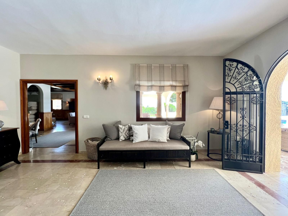 Se vende Villa - Chalet de 4 dormitorios en Costa Del Sol, Málaga, España