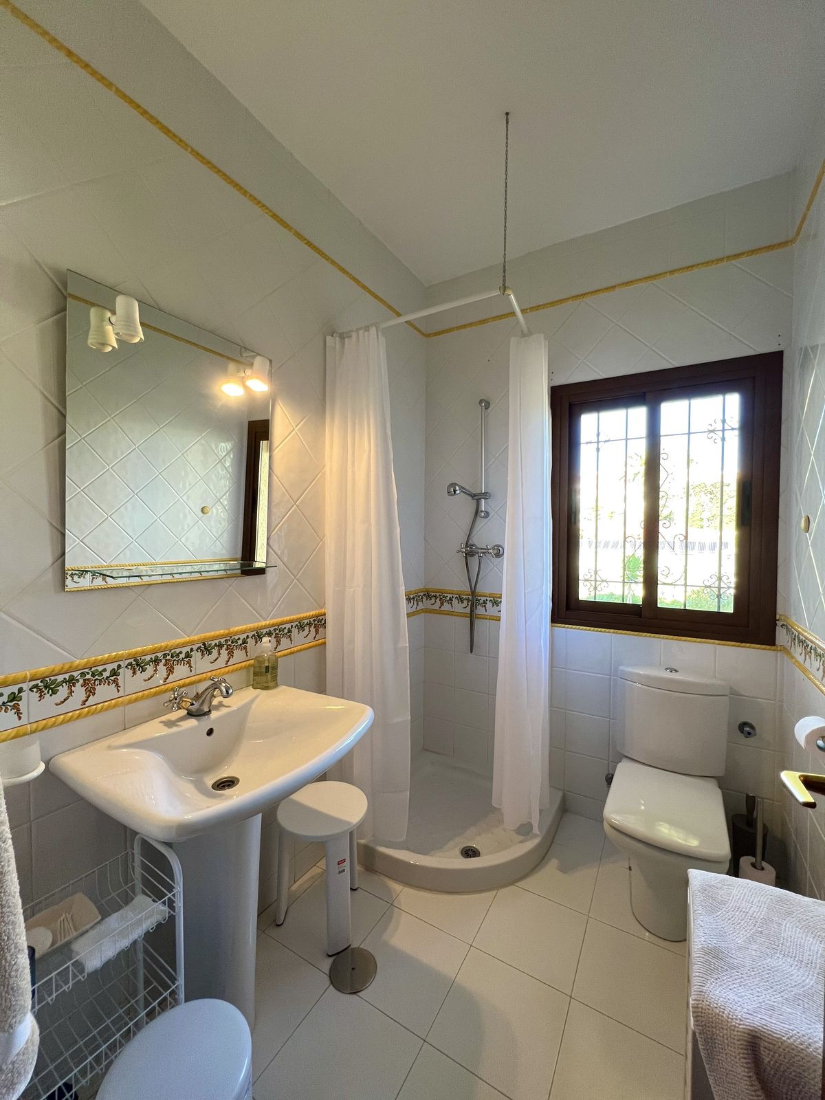 Se vende Villa - Chalet de 4 dormitorios en Costa Del Sol, Málaga, España