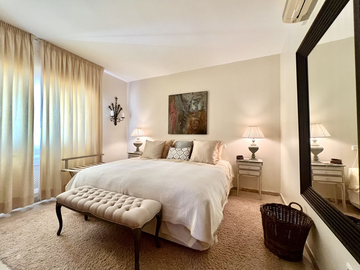 Se vende Villa - Chalet de 4 dormitorios en Costa Del Sol, Málaga, España