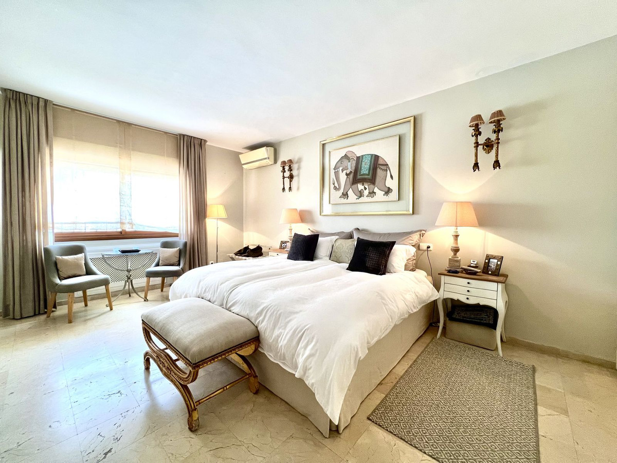 Se vende Villa - Chalet de 4 dormitorios en Costa Del Sol, Málaga, España