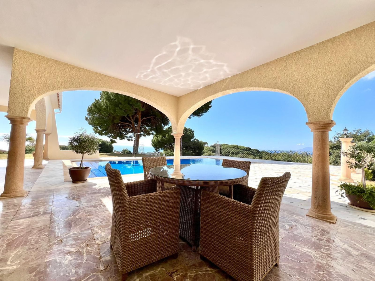 Se vende Villa - Chalet de 4 dormitorios en Costa Del Sol, Málaga, España