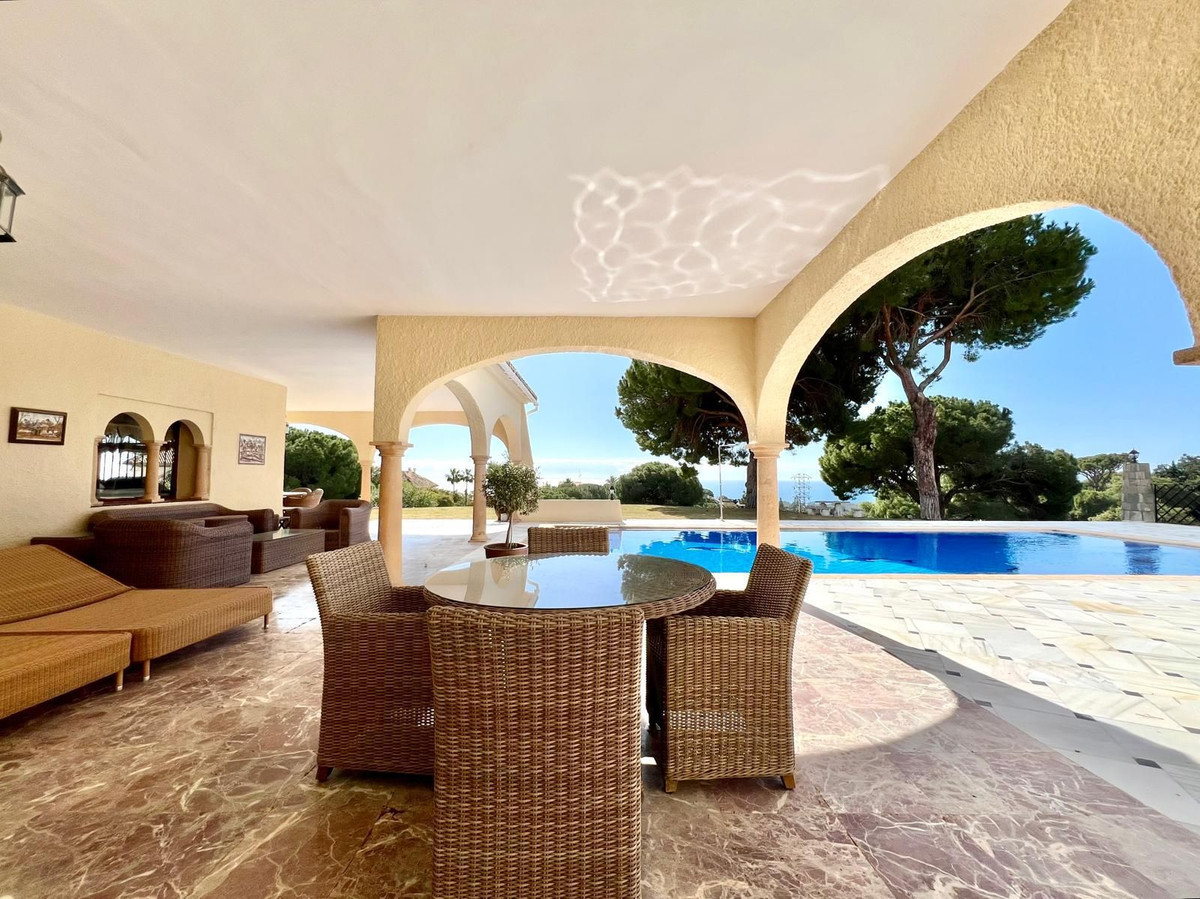 Se vende Villa - Chalet de 4 dormitorios en Costa Del Sol, Málaga, España