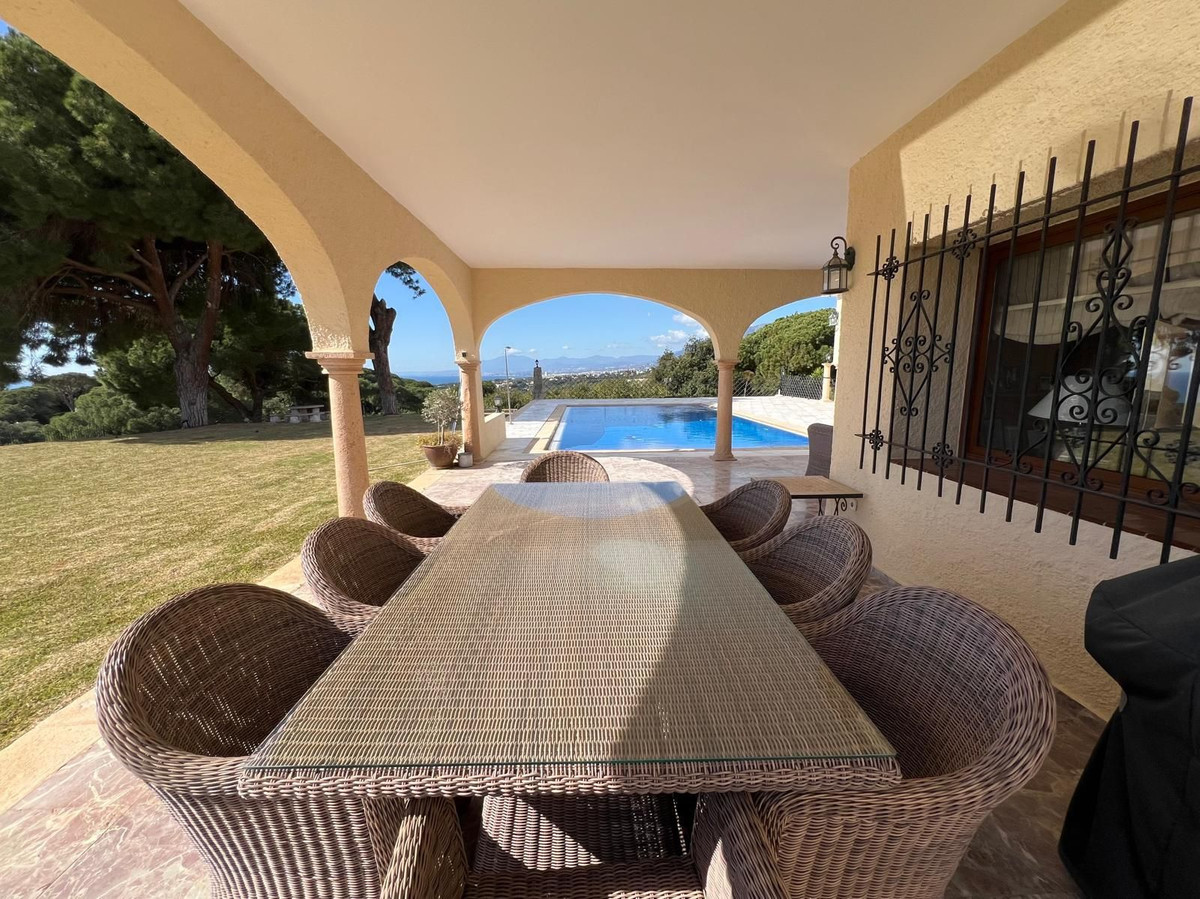Se vende Villa - Chalet de 4 dormitorios en Costa Del Sol, Málaga, España