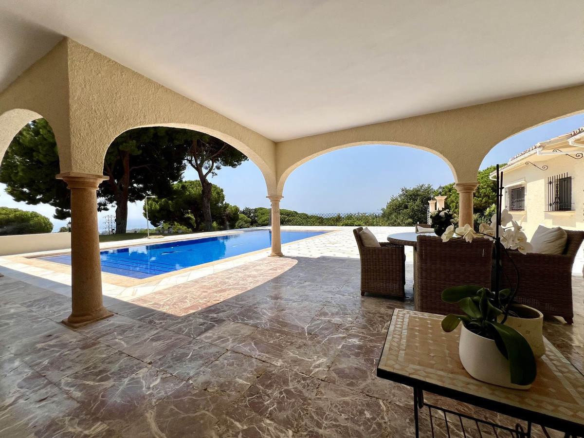 Se vende Villa - Chalet de 4 dormitorios en Costa Del Sol, Málaga, España