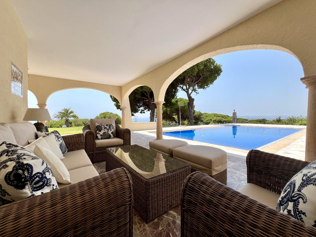 Se vende Villa - Chalet de 4 dormitorios en Costa Del Sol, Málaga, España