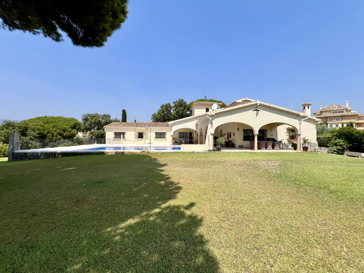 Se vende Villa - Chalet de 4 dormitorios en Costa Del Sol, Málaga, España