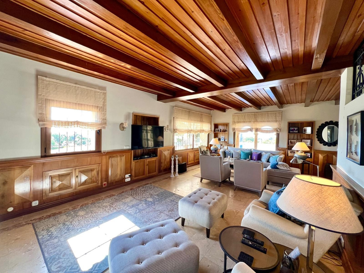Se vende Villa - Chalet de 4 dormitorios en Costa Del Sol, Málaga, España