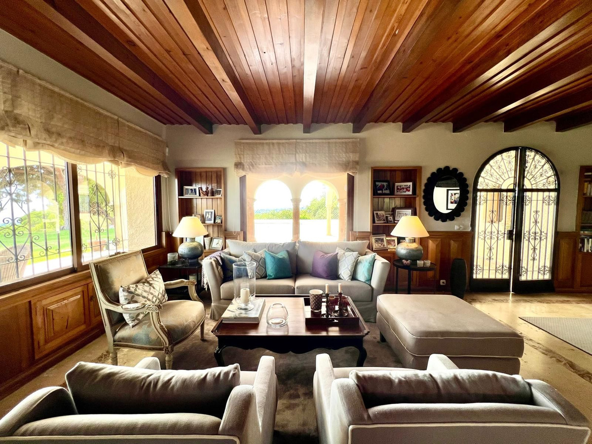 Se vende Villa - Chalet de 4 dormitorios en Costa Del Sol, Málaga, España