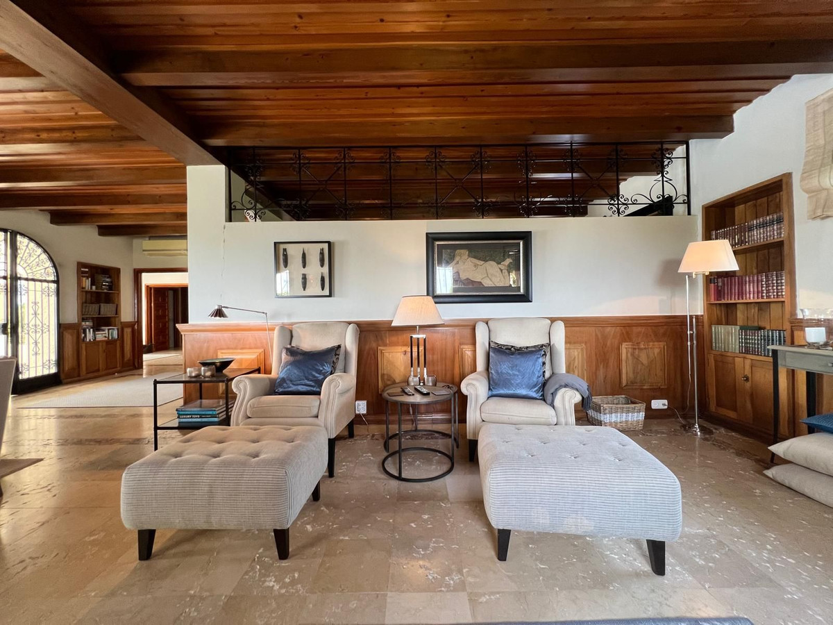Se vende Villa - Chalet de 4 dormitorios en Costa Del Sol, Málaga, España