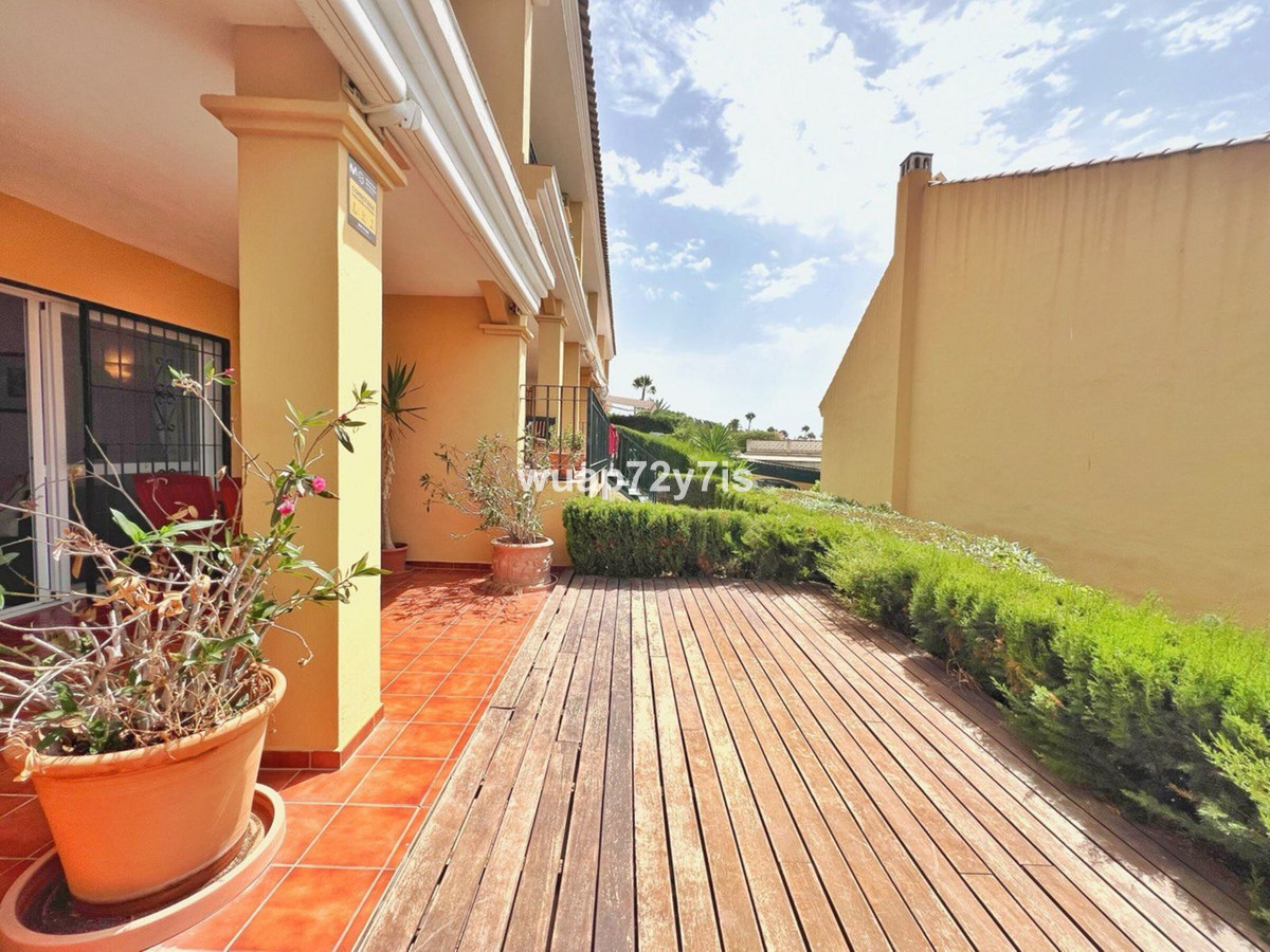 Se vende Pareada de 5 dormitorios en Costa Del Sol, Málaga, España