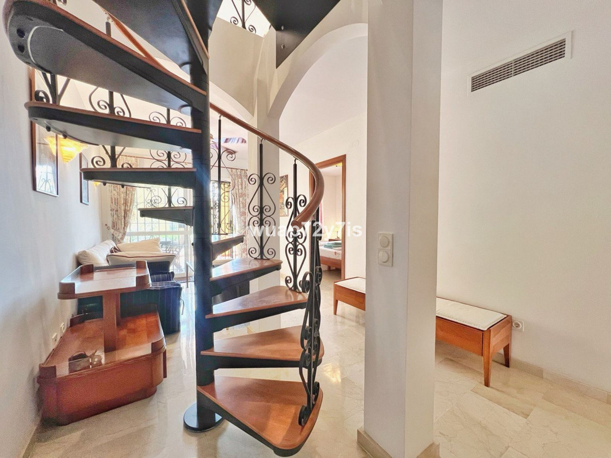 Se vende Pareada de 5 dormitorios en Costa Del Sol, Málaga, España