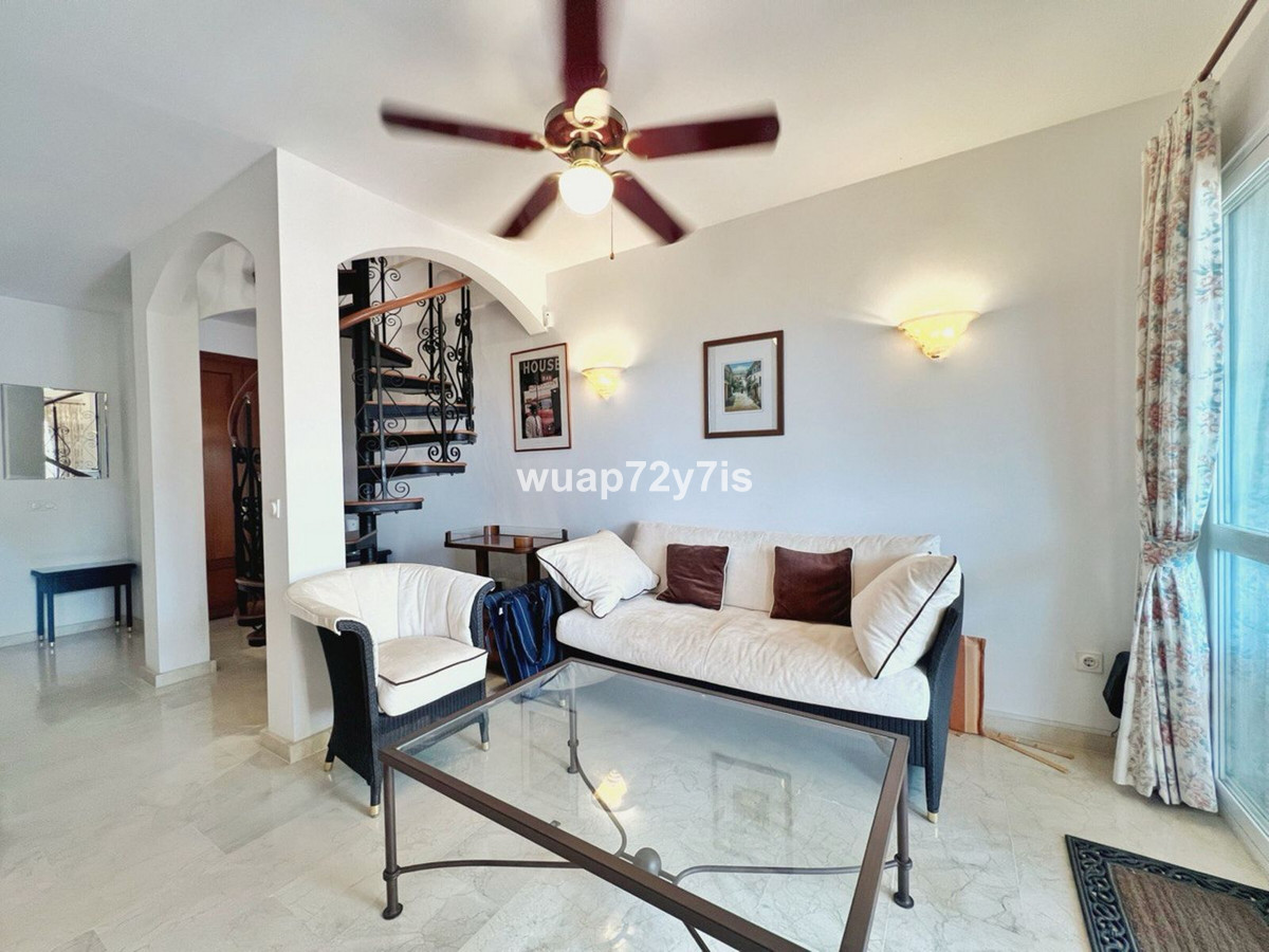 Se vende Pareada de 5 dormitorios en Costa Del Sol, Málaga, España