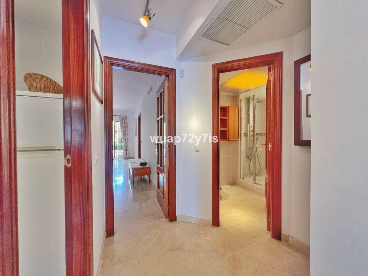 Se vende Pareada de 5 dormitorios en Costa Del Sol, Málaga, España
