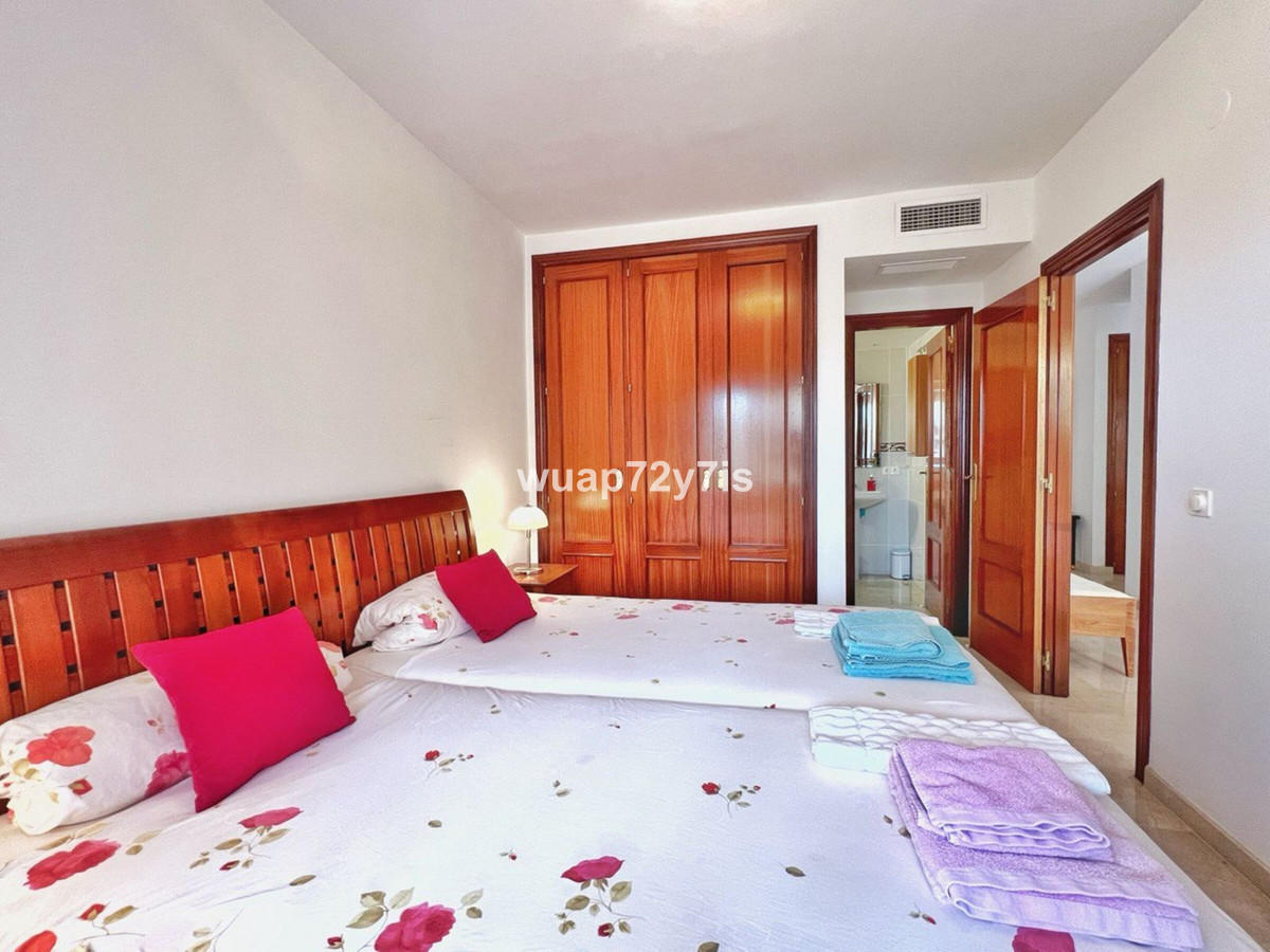 Se vende Pareada de 5 dormitorios en Costa Del Sol, Málaga, España