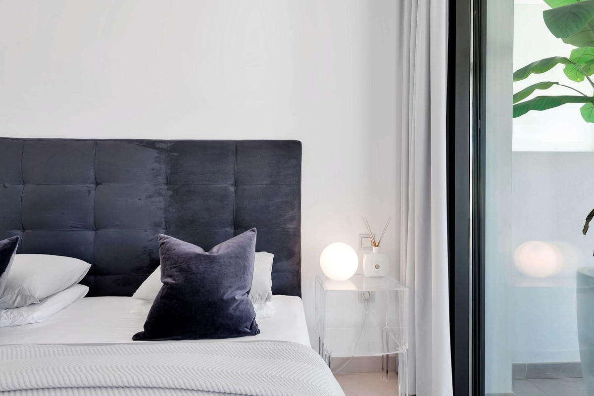 Se vende Apartamento Planta Media de 2 dormitorios en Costa Del Sol, Málaga, España