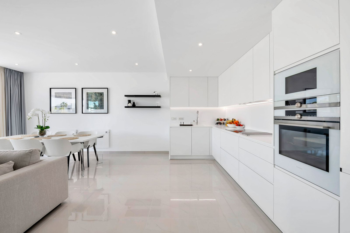 Se vende Apartamento Planta Media de 2 dormitorios en Costa Del Sol, Málaga, España
