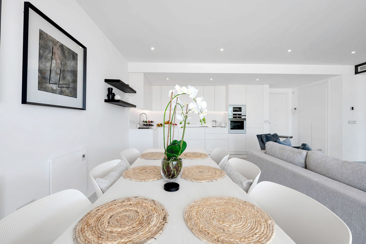 Se vende Apartamento Planta Media de 2 dormitorios en Costa Del Sol, Málaga, España