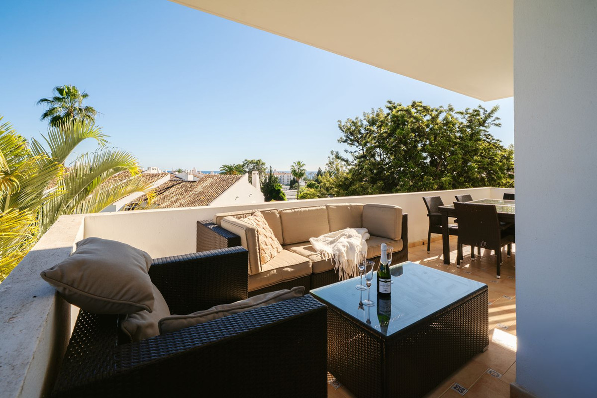 3 Bed Apartment for sale in Nueva Andalucía Costa Del Sol, Málaga, Spain