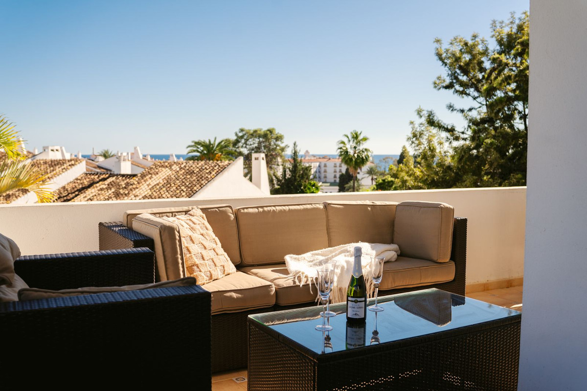 3 Bed Apartment for sale in Nueva Andalucía Costa Del Sol, Málaga, Spain