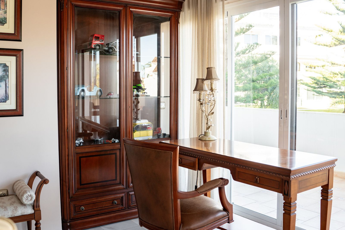 3 Bed Apartment for sale in Nueva Andalucía Costa Del Sol, Málaga, Spain