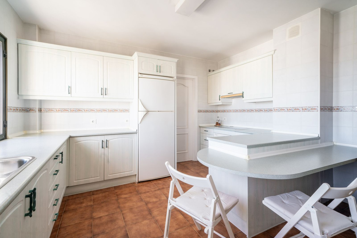3 Bed Apartment for sale in Nueva Andalucía Costa Del Sol, Málaga, Spain