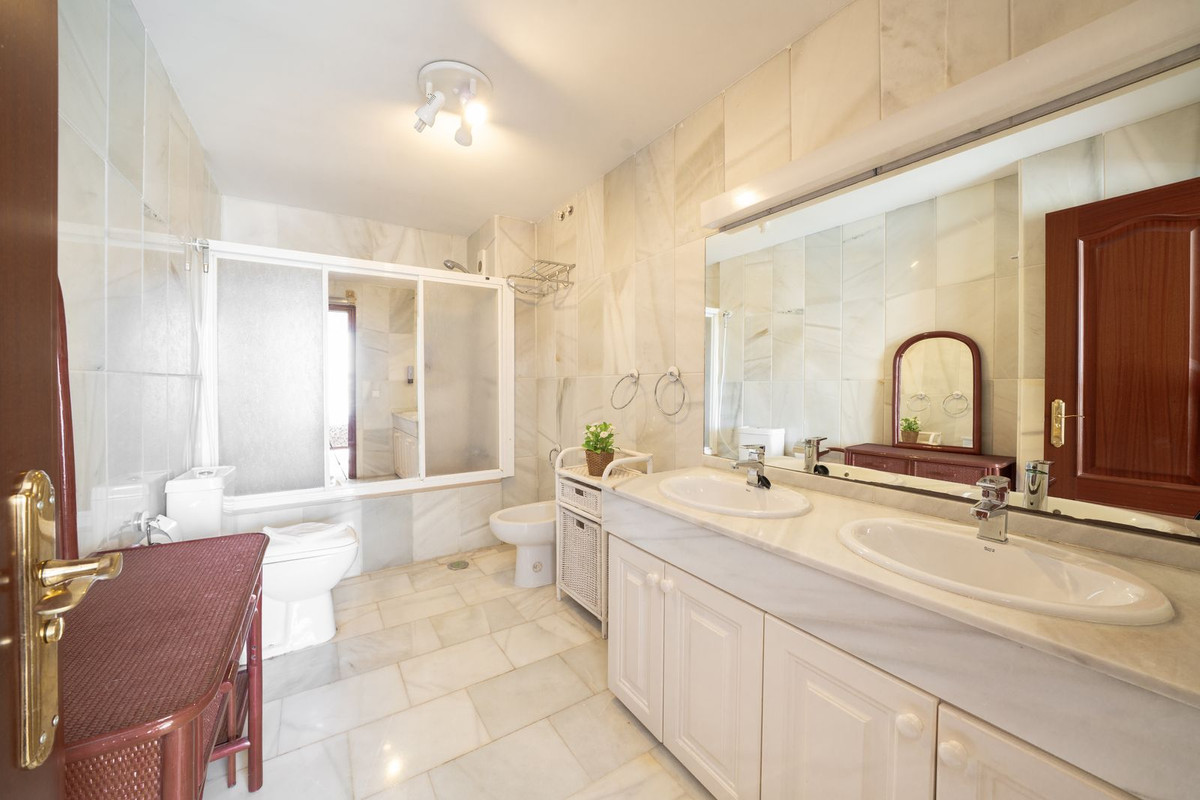 3 Bed Apartment for sale in Nueva Andalucía Costa Del Sol, Málaga, Spain